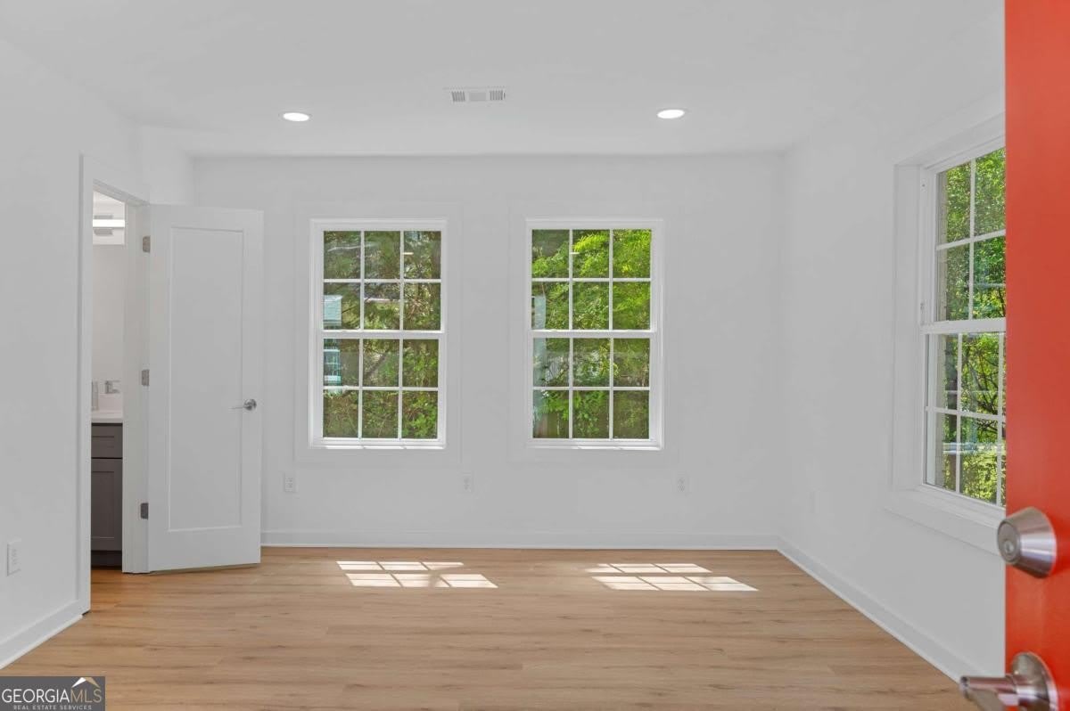 237 Howard ST NE 3 – photo 2