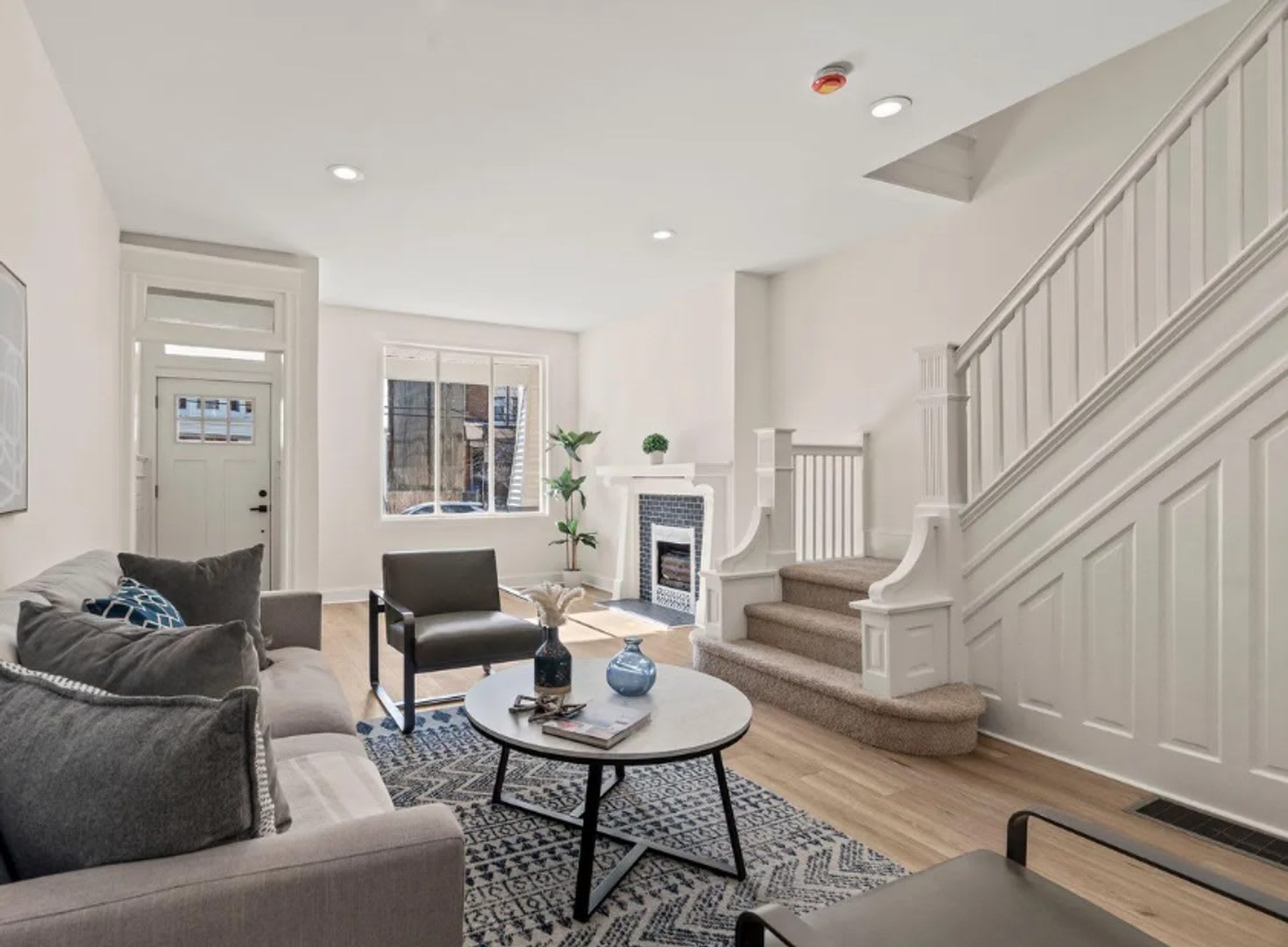 2921 W Oxford St – photo 5