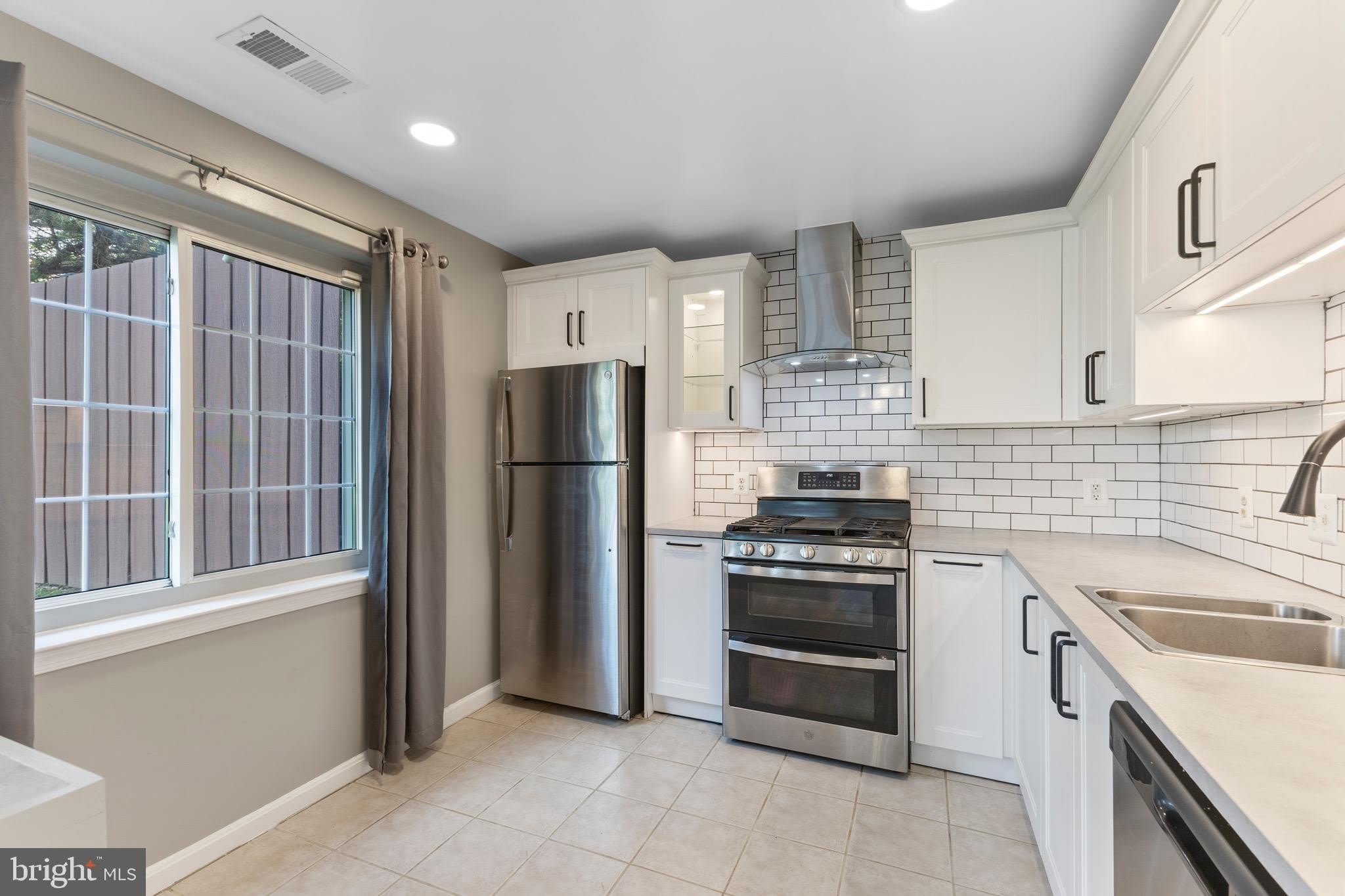 8244 CATBIRD Circle – photo 2