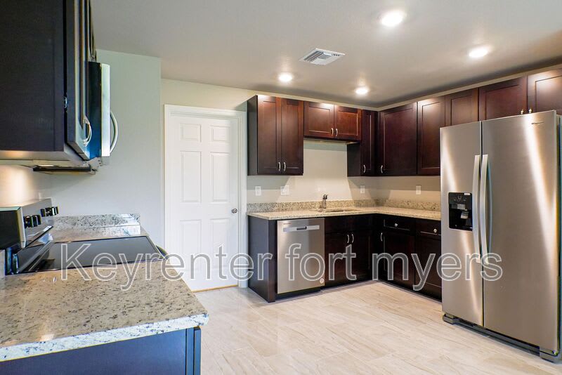 1787 Maryland Ave – photo 2