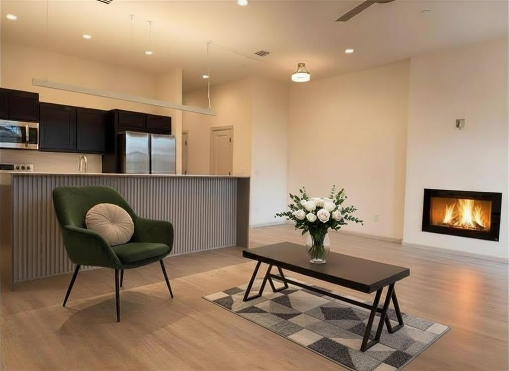 575 S Fretz Avenue – photo 2