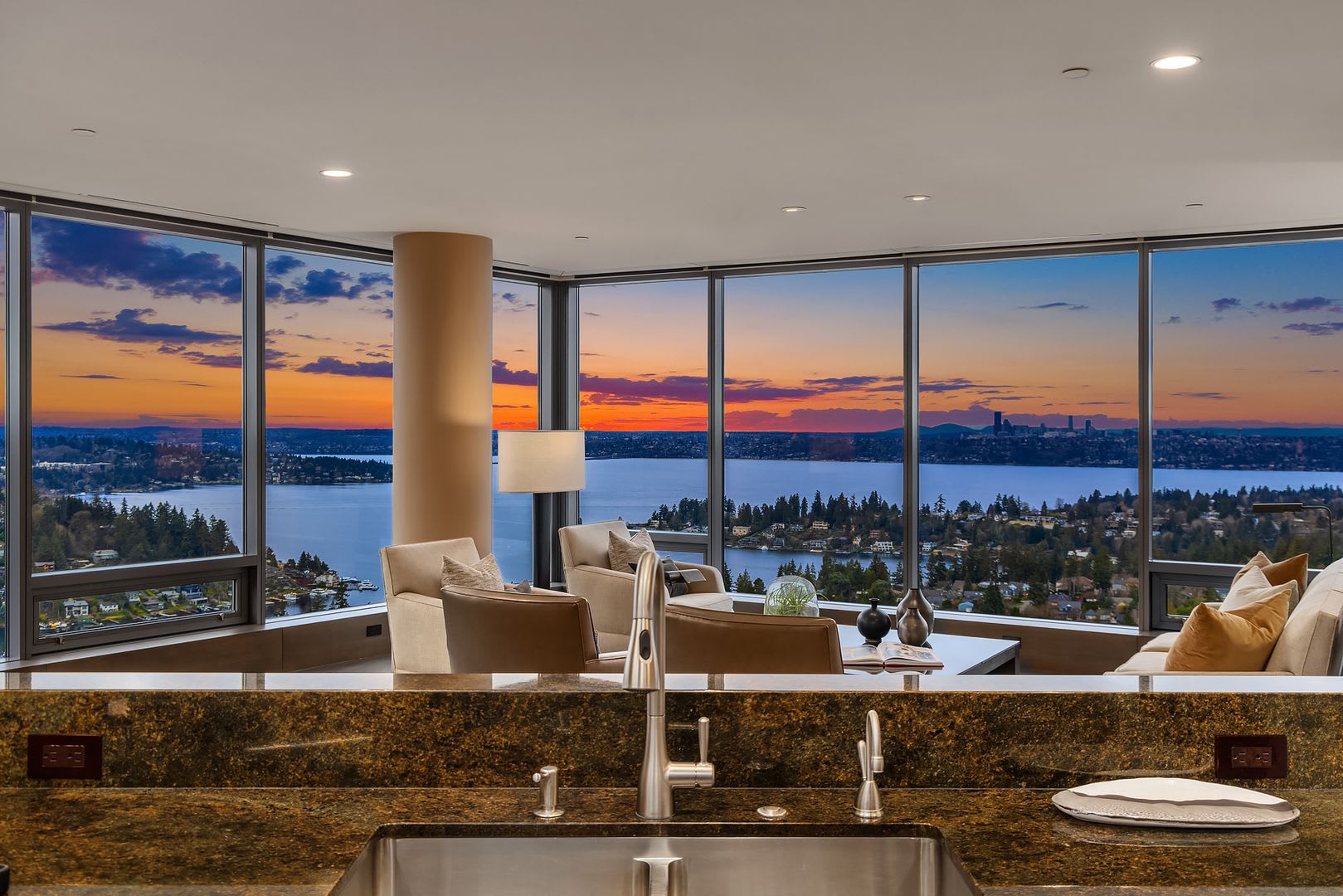3Bd/2.5Ba Bellevue Condo – photo 5