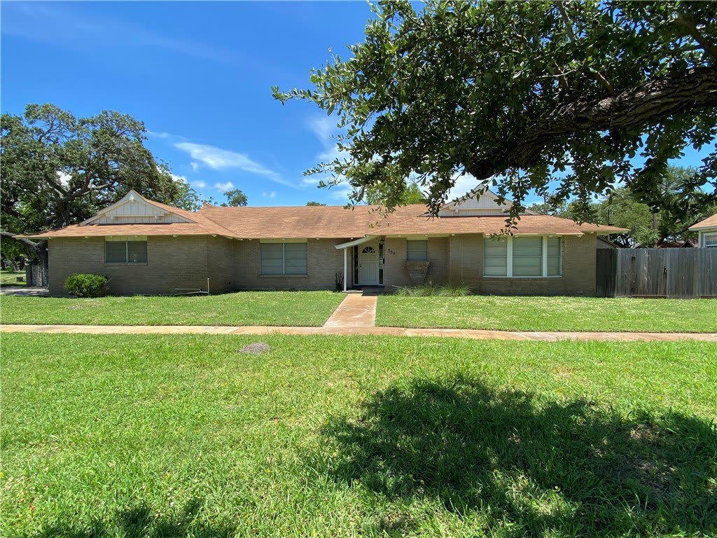 536 W Yoakum Avenue – photo 1