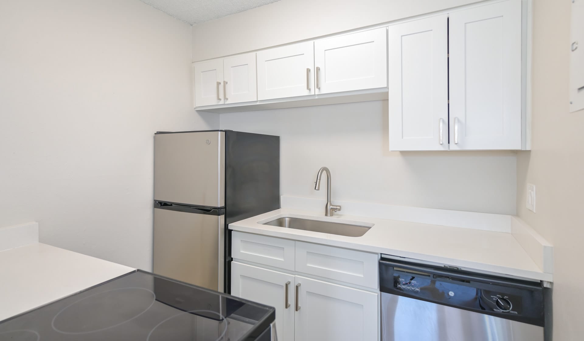 Creekside Apartments – photo 4