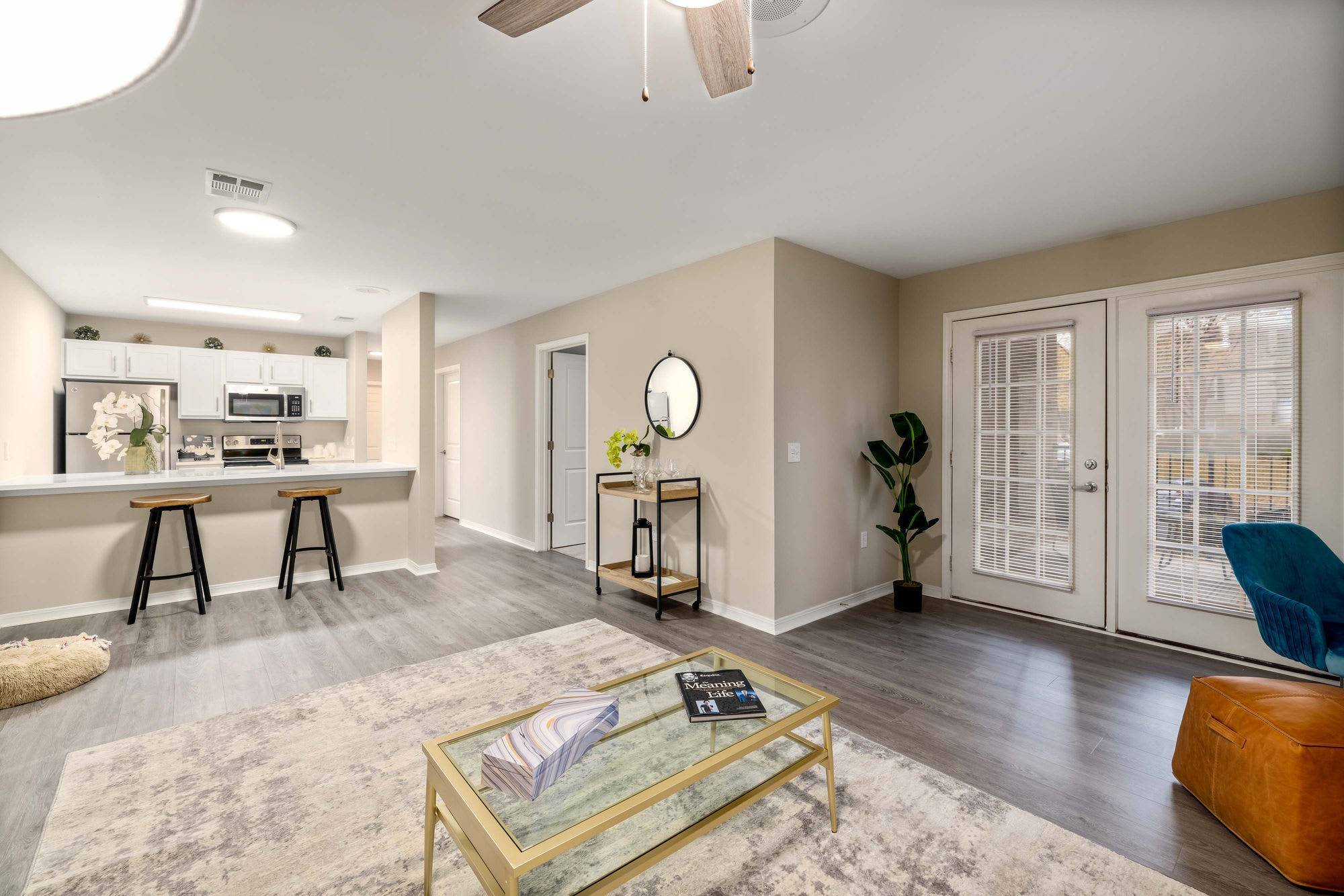 403 West – photo 5