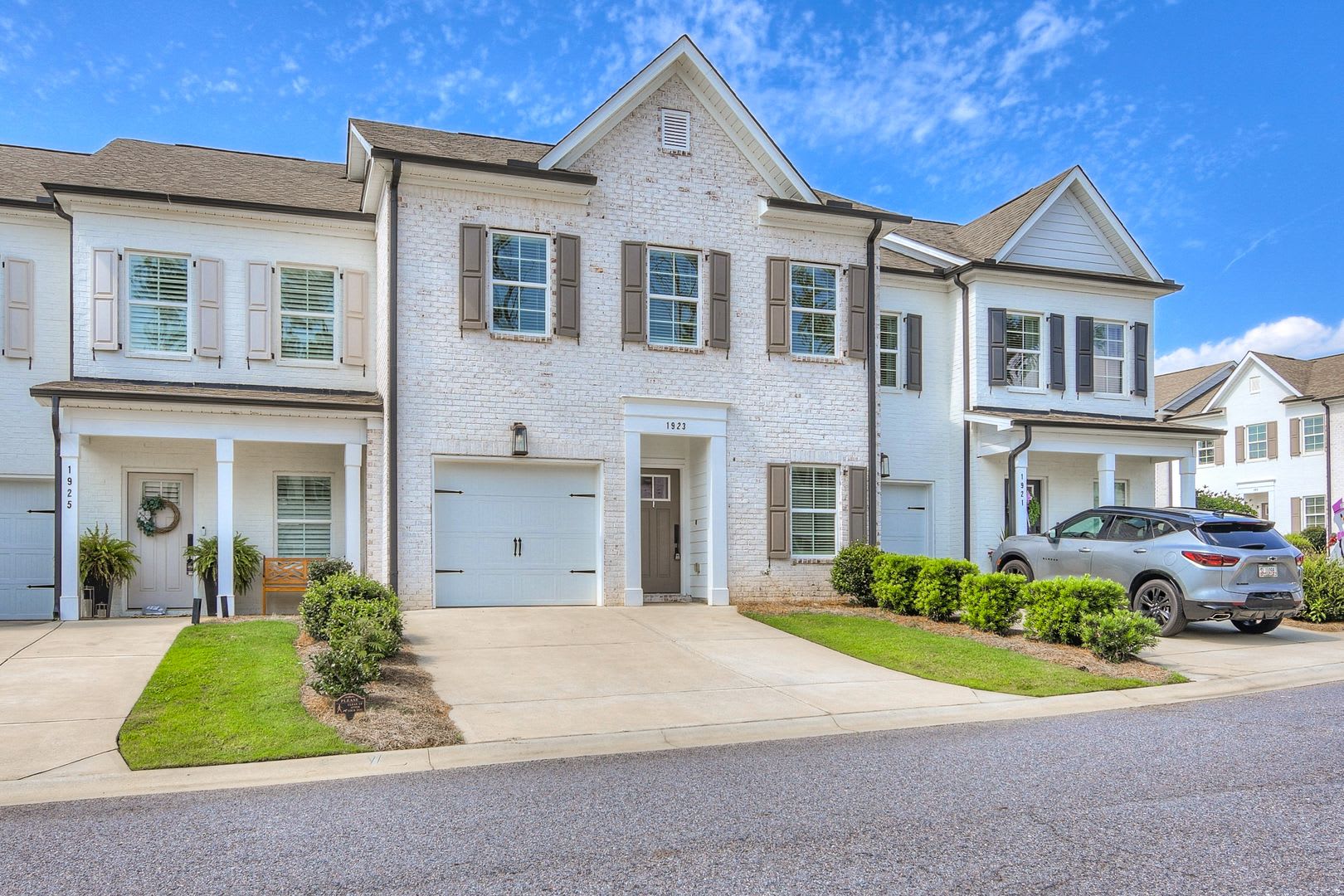 Luxury Townhome! – photo 2