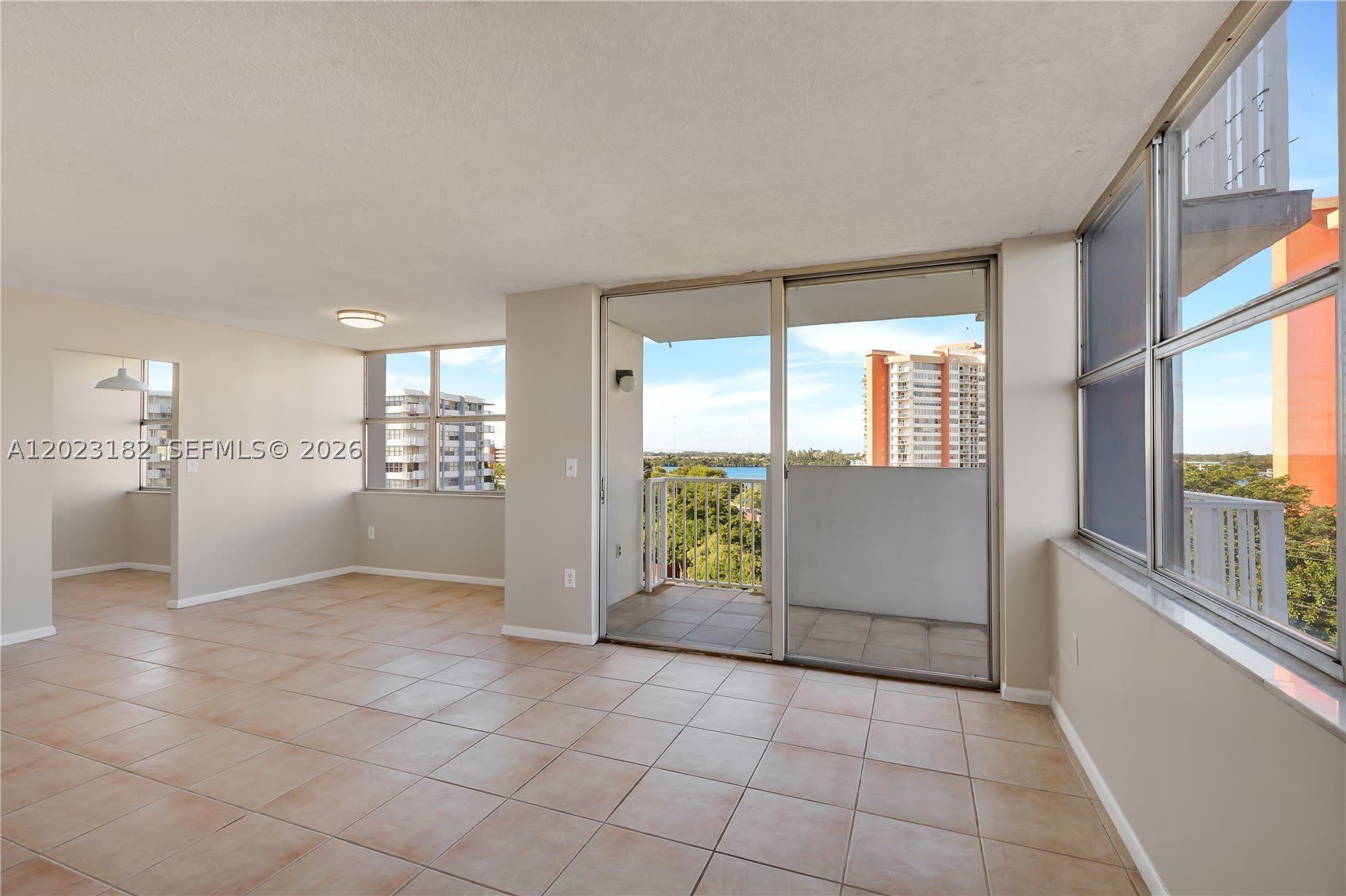 1300 NE Miami Gardens Dr – photo 5
