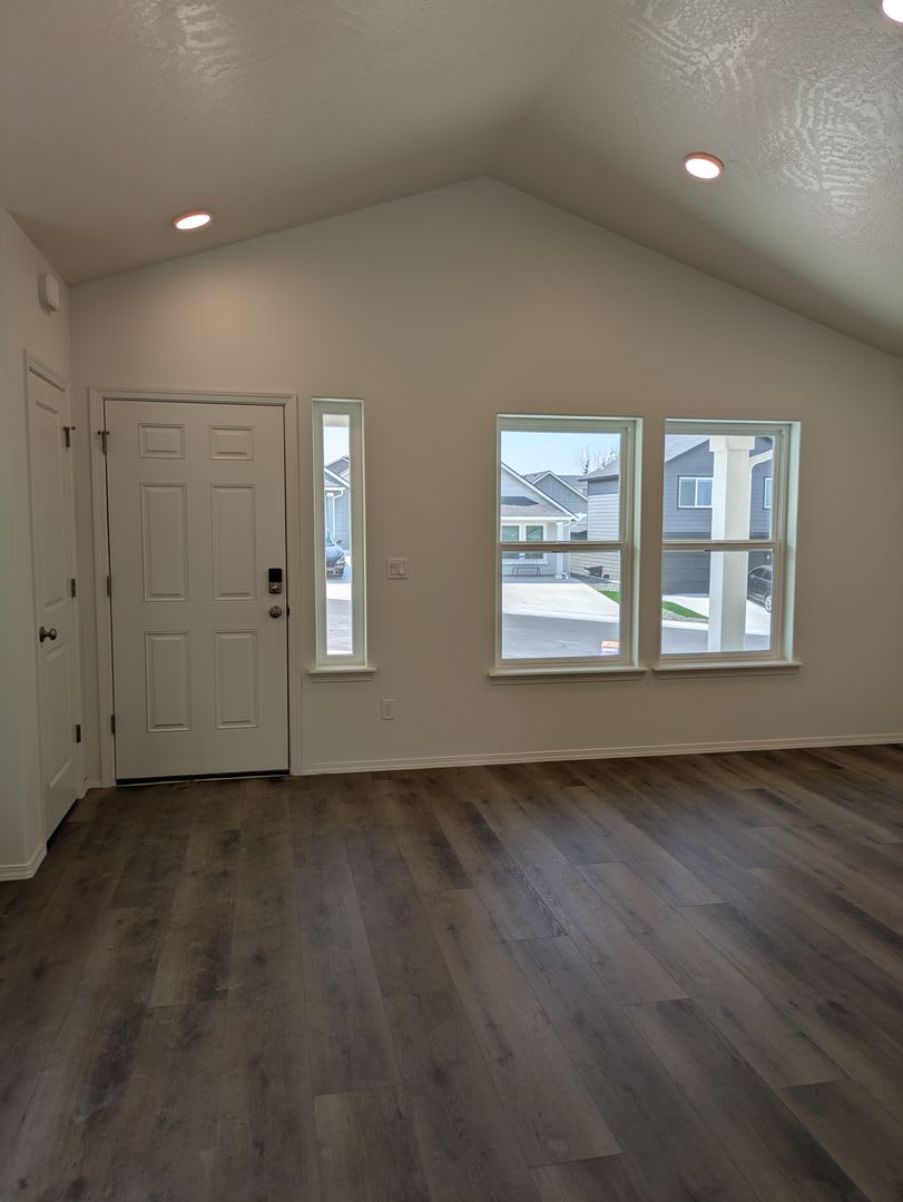 New Single Level Home in SunRidge Community – photo 2