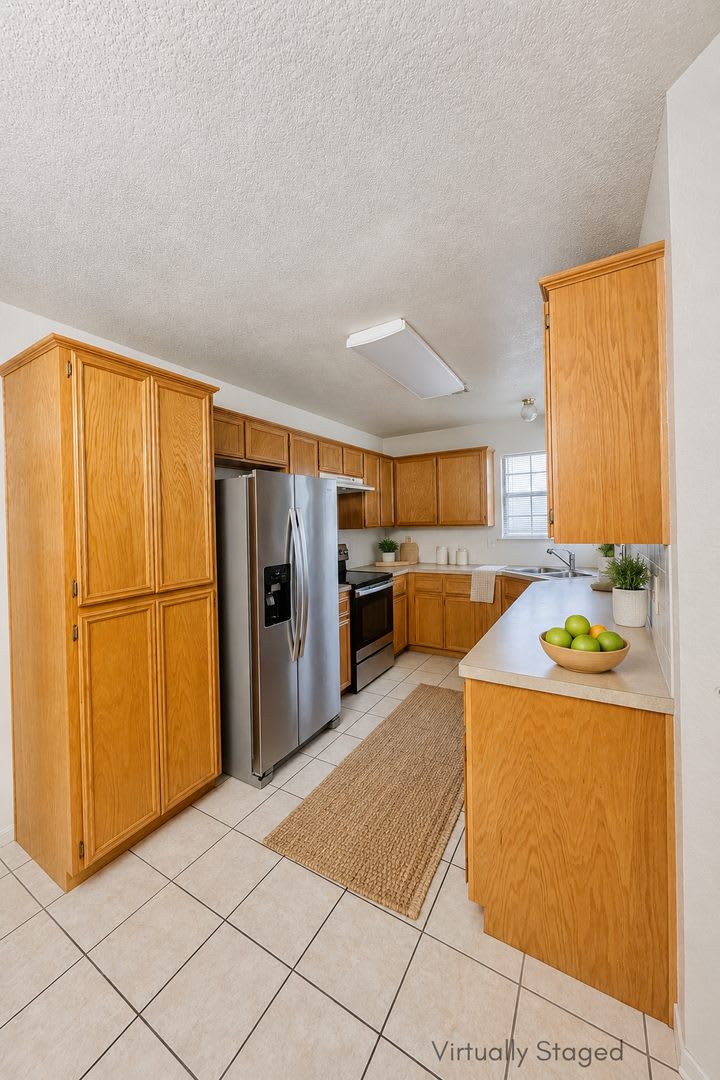 Inviting 3 Bedroom 2.25 Bath home in Hymesa Estates! – photo 4
