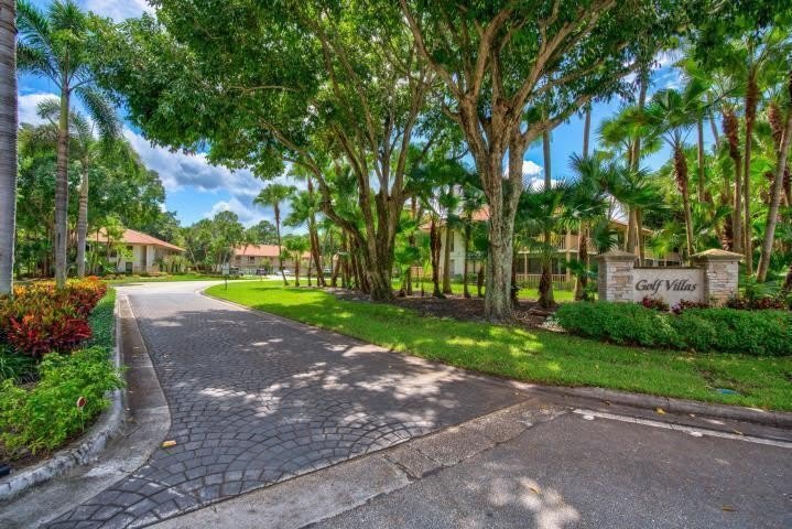 605 Brackenwood Cove – photo 2