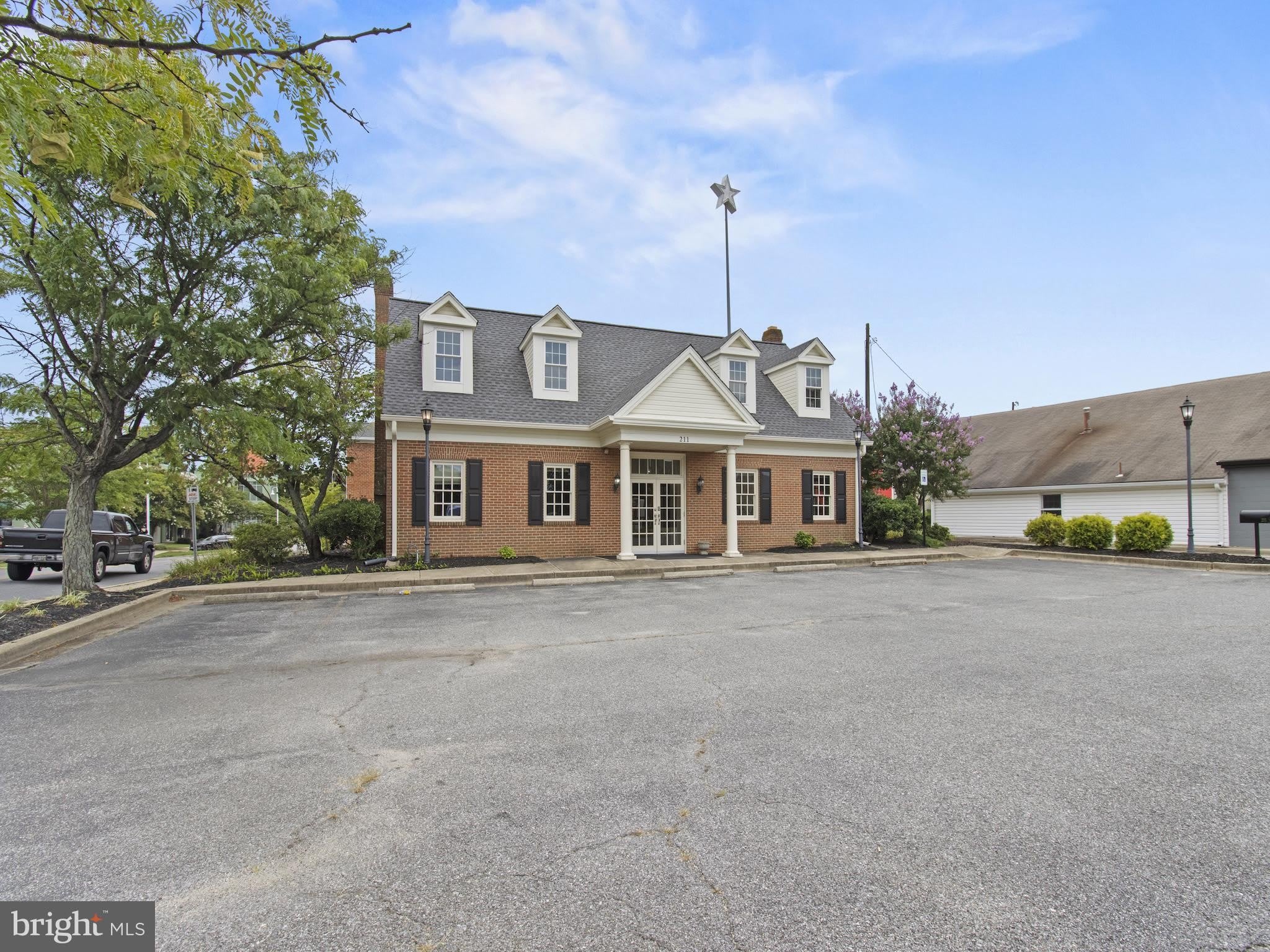 211 CHARLES Street – photo 2