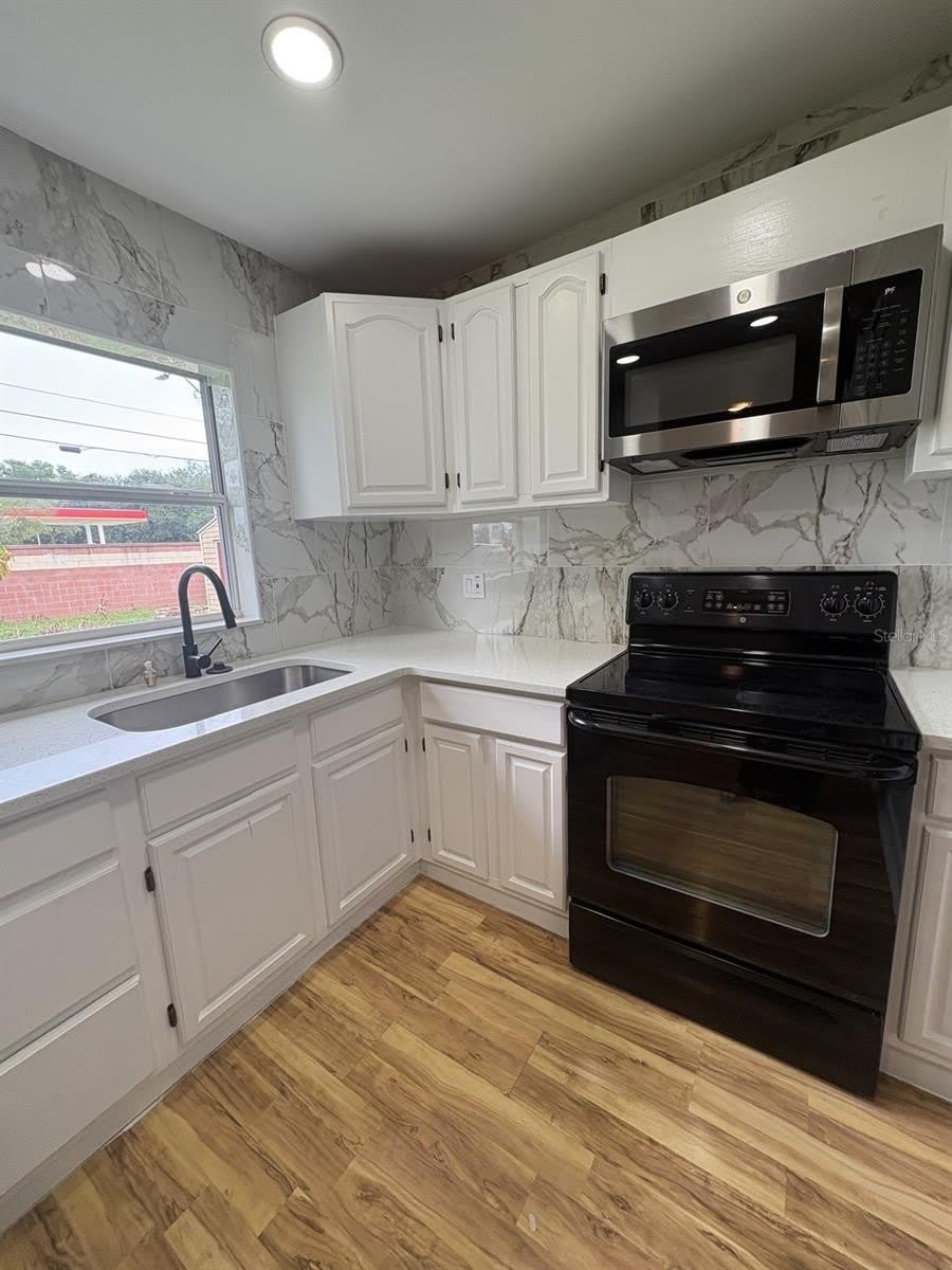 821 S Solandra Drive – photo 5