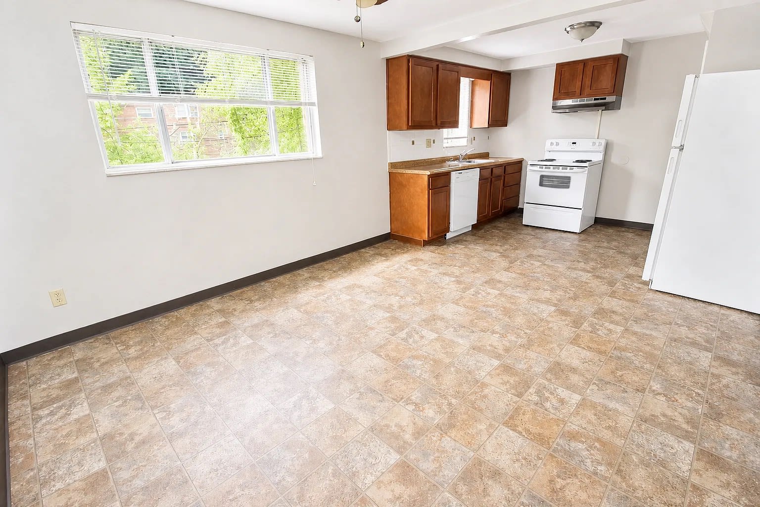 194 BALE DRIVE – photo 2