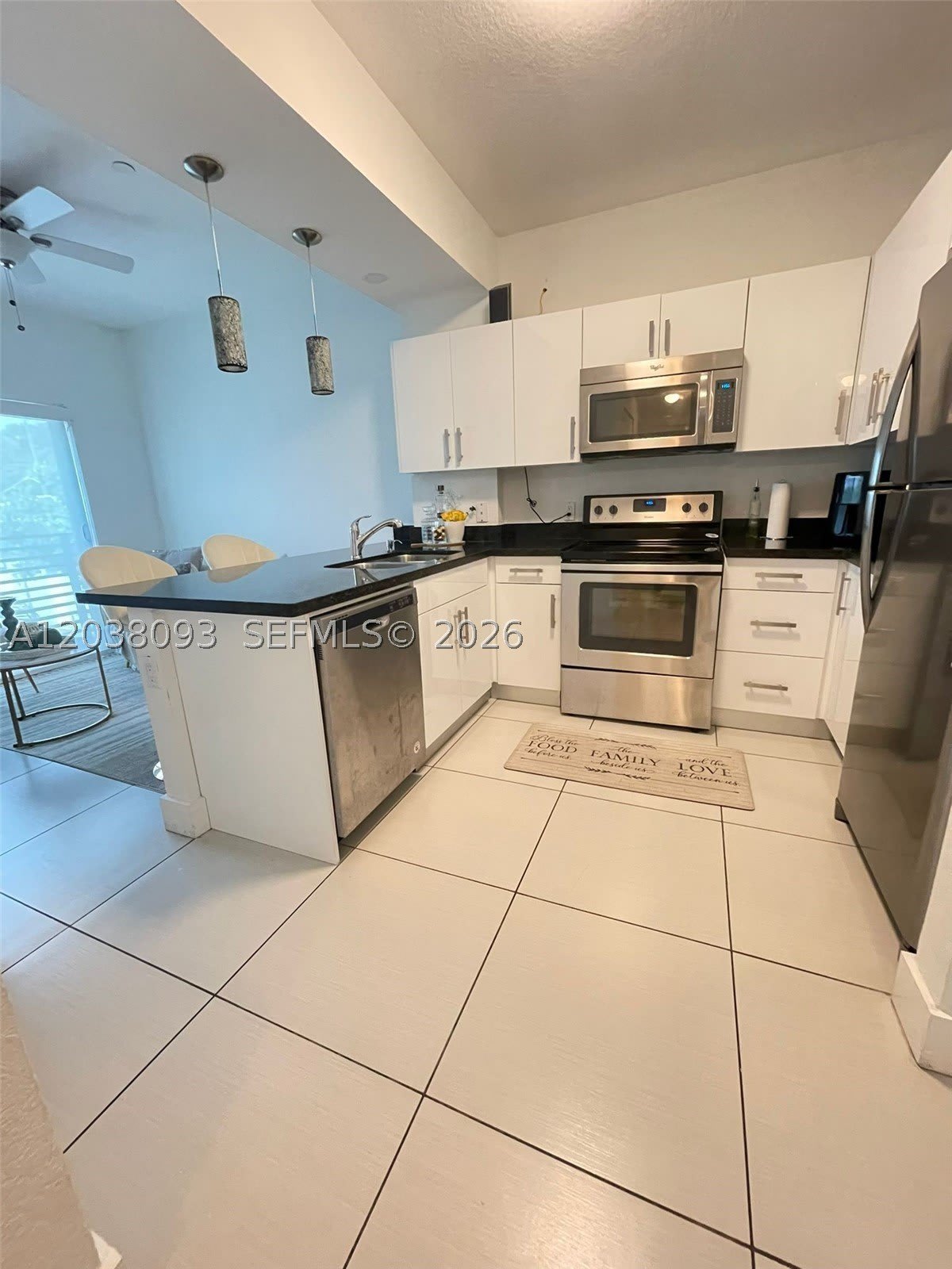 106 SE 9th Ct – photo 2