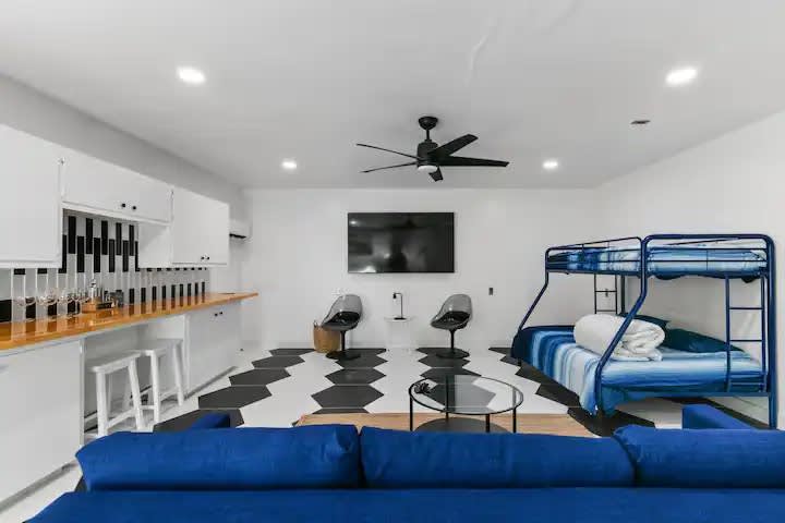 7009 Whispering Oaks Drive – photo 2