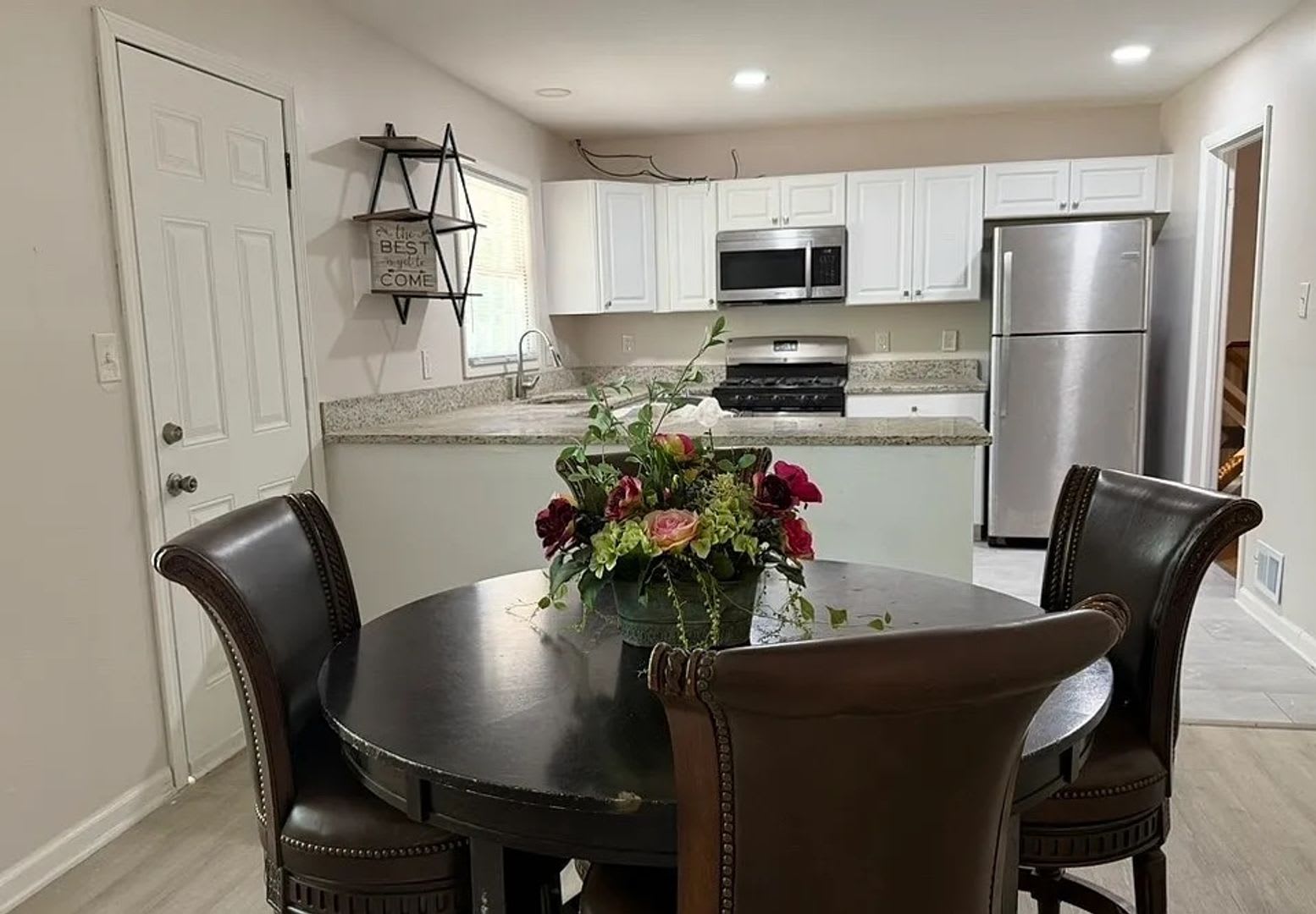 Room in 5 Bedroom Home in College Park – photo 1