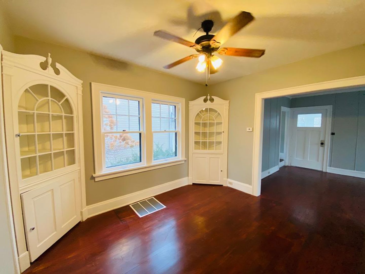 Spacious 3-Bedroom Mentor Home with Hardwood Floors and Garage – photo 5