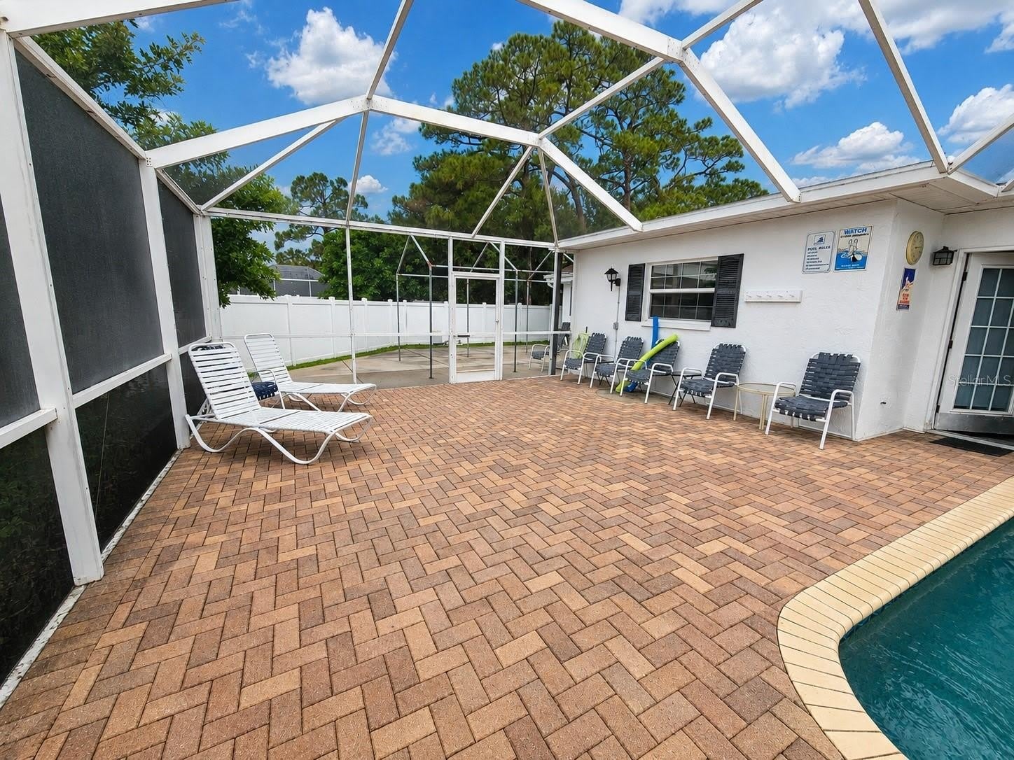 2130 Pinehurst Street – photo 2