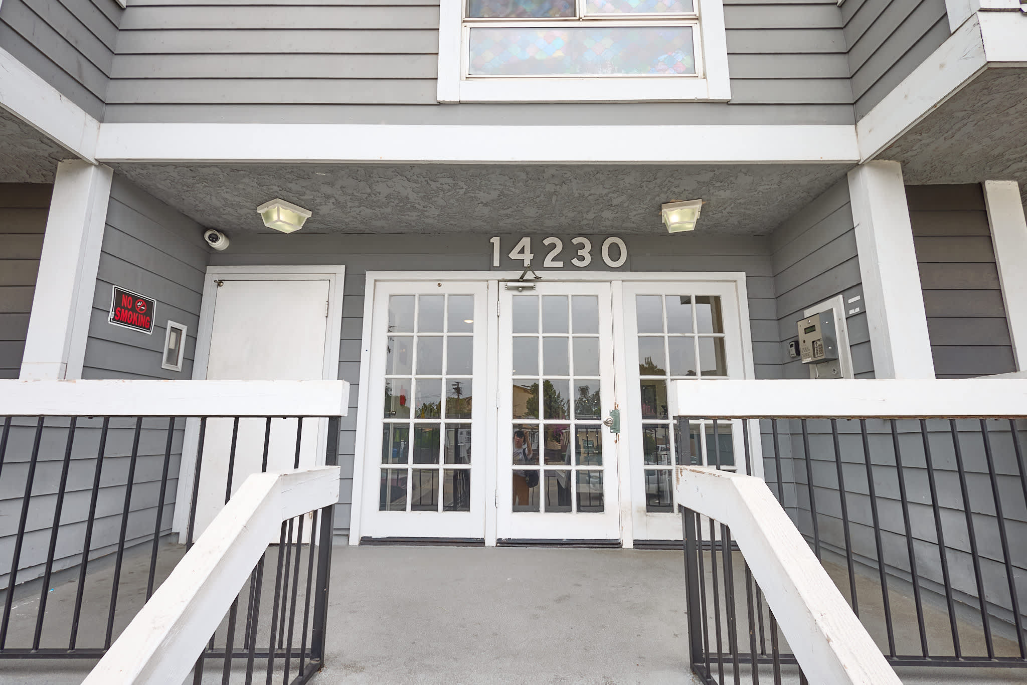 14230 Victory Blvd. – photo 3
