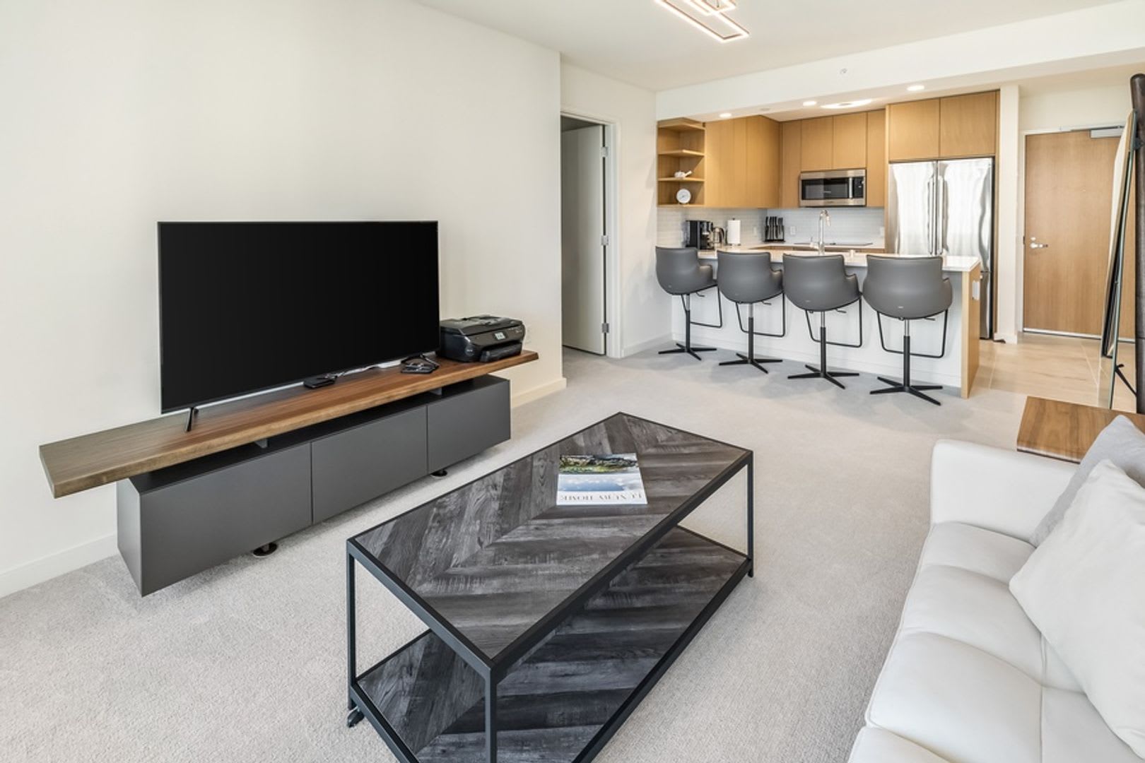 Sky Ala Moana #1701: Spacious Condo w/ Ocean Views – photo 5