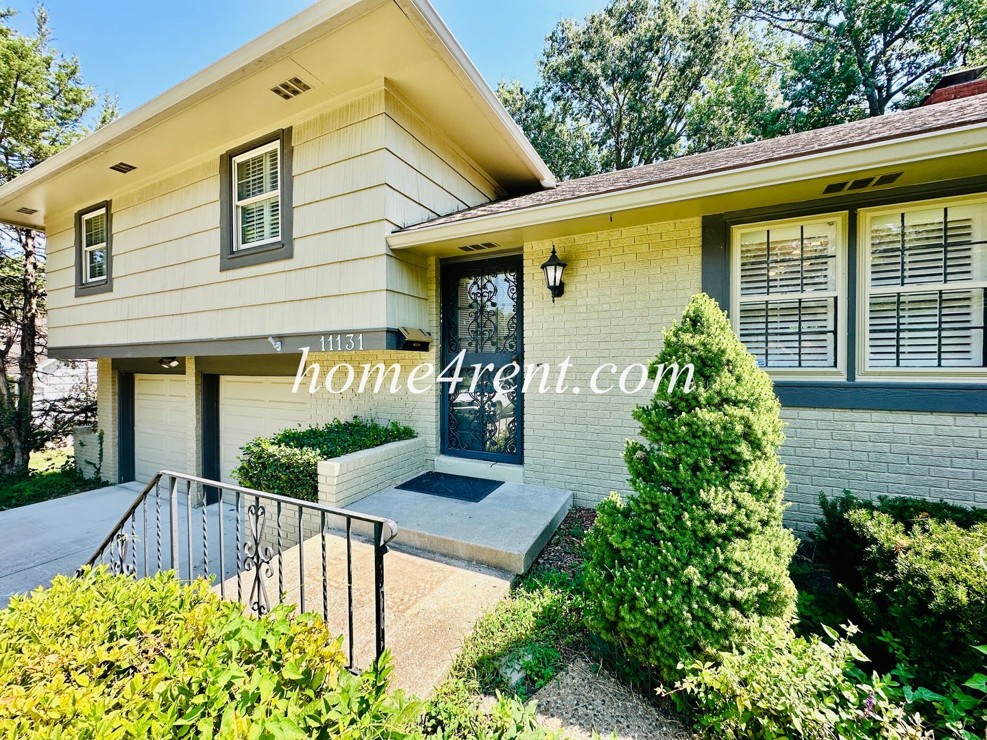 Gorgeous Home In South Kc Featuring An Updated Kitchen Multiple Living Spaces Wood Floors And A Fenced Yard – photo 2