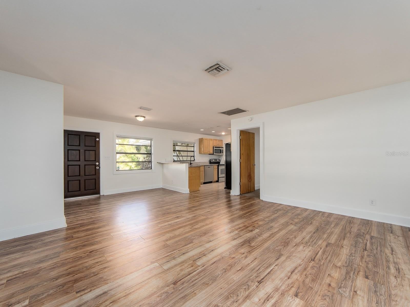 2242 INDIAN Avenue S – photo 4