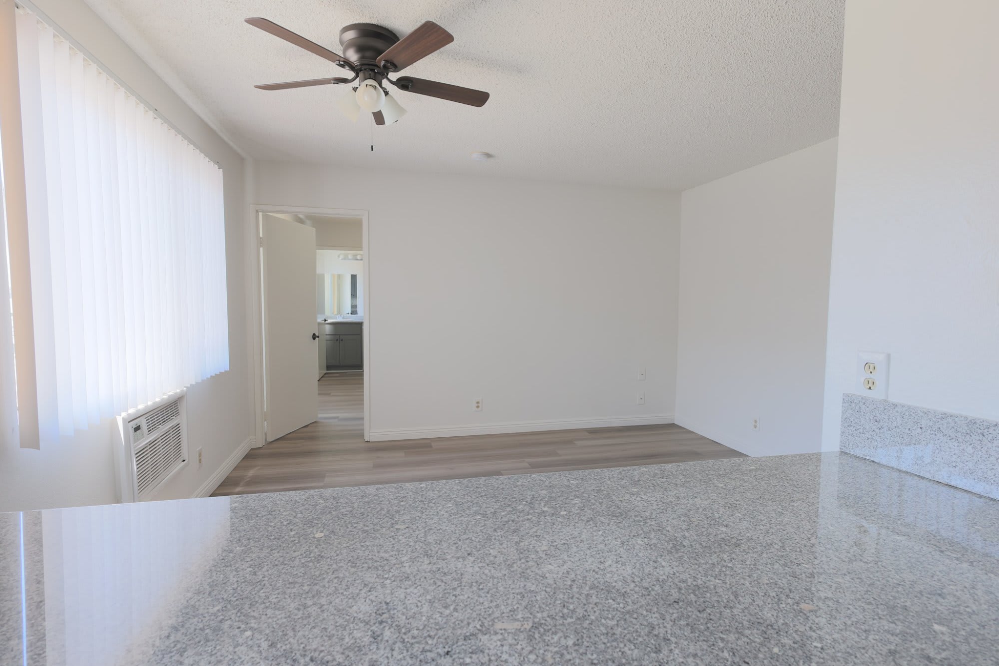 724 S New Hampshire Ave – photo 5