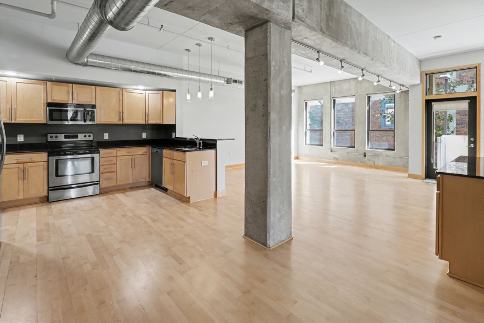 Condo – photo 1