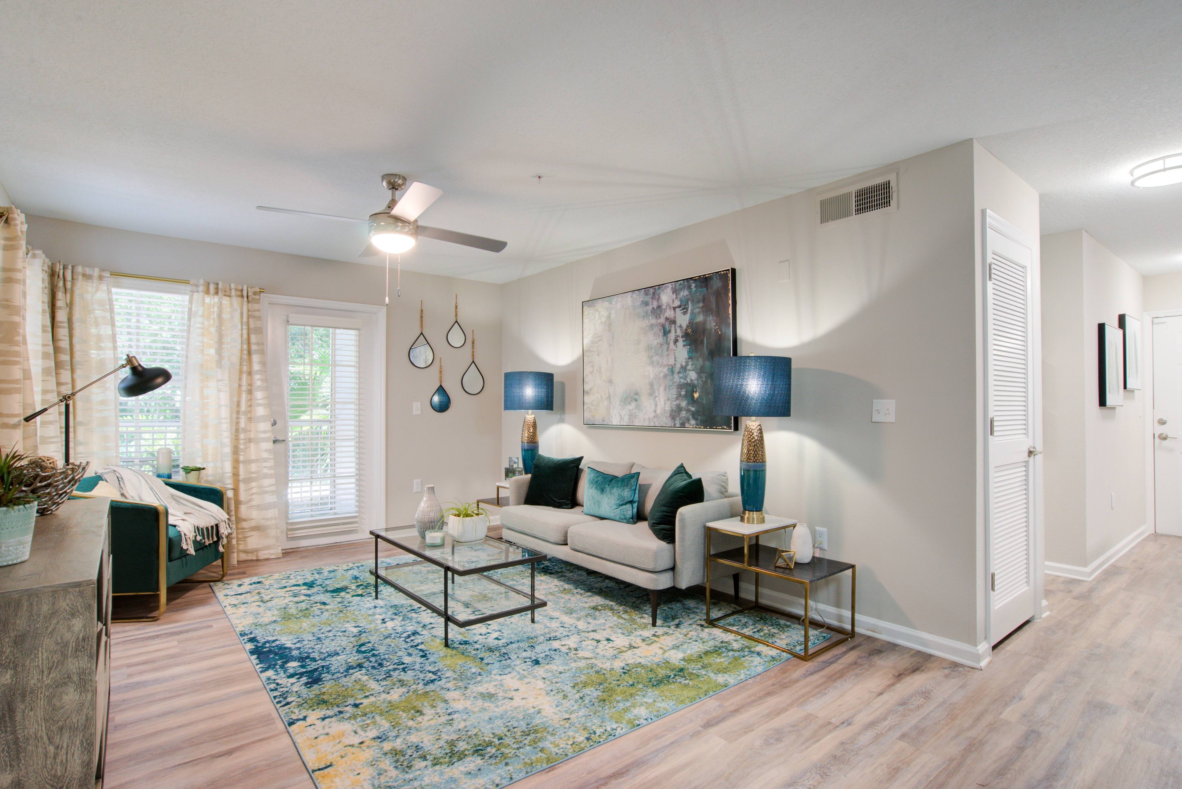 Tampa Woods Apartments – photo 1