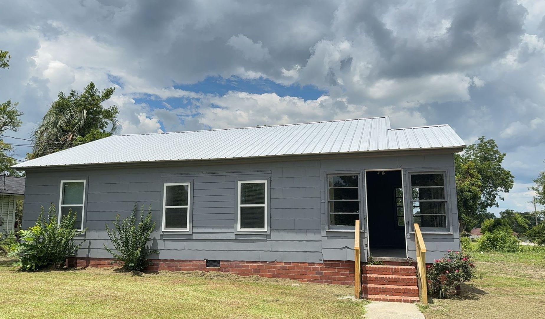 2 Bed 1 Bath House – photo 1