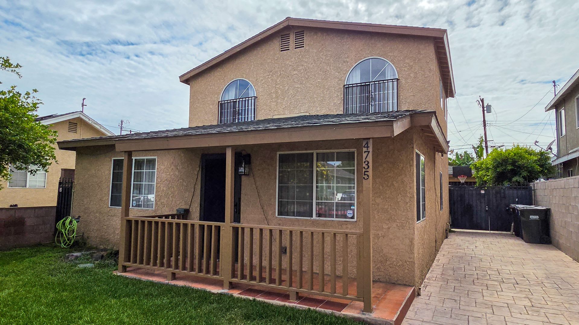 5 Bed 3 Bath House Available Now! – photo 1