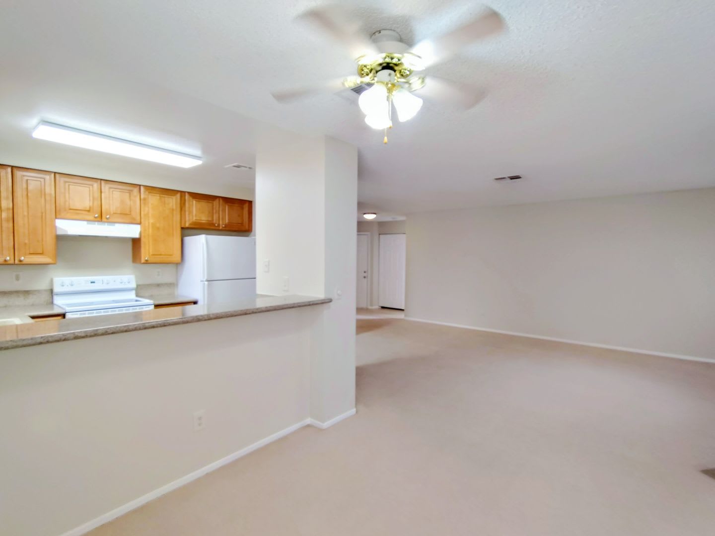 2 Bed/2Bath Condo – photo 3