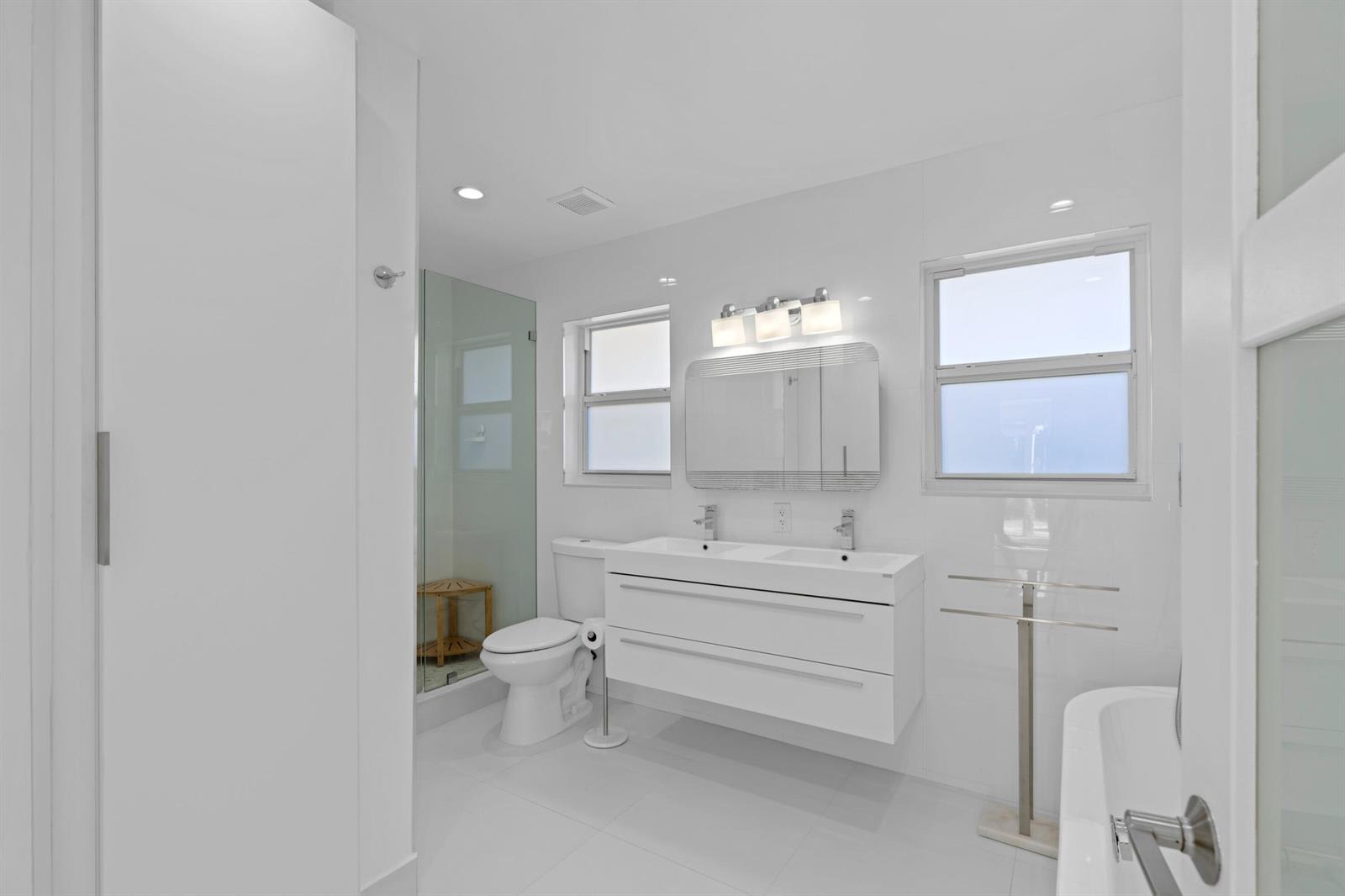 391 Southeast 7th Avenue – photo 3
