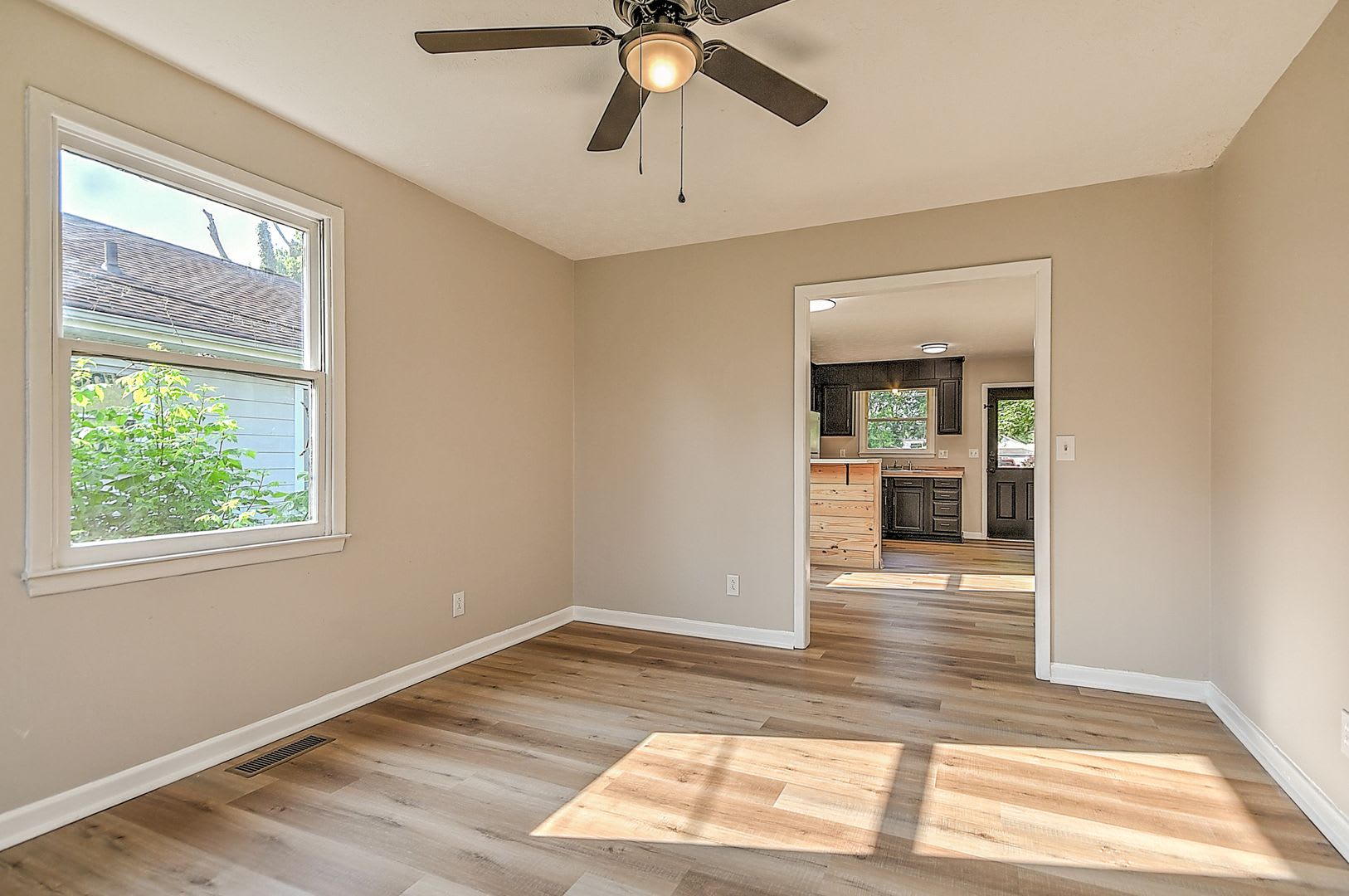 921 Elizabeth St, Kingsport, TN 37660 – photo 4