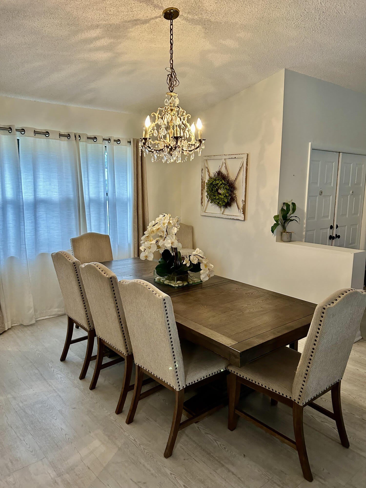 2153 Amesbury Circle – photo 3