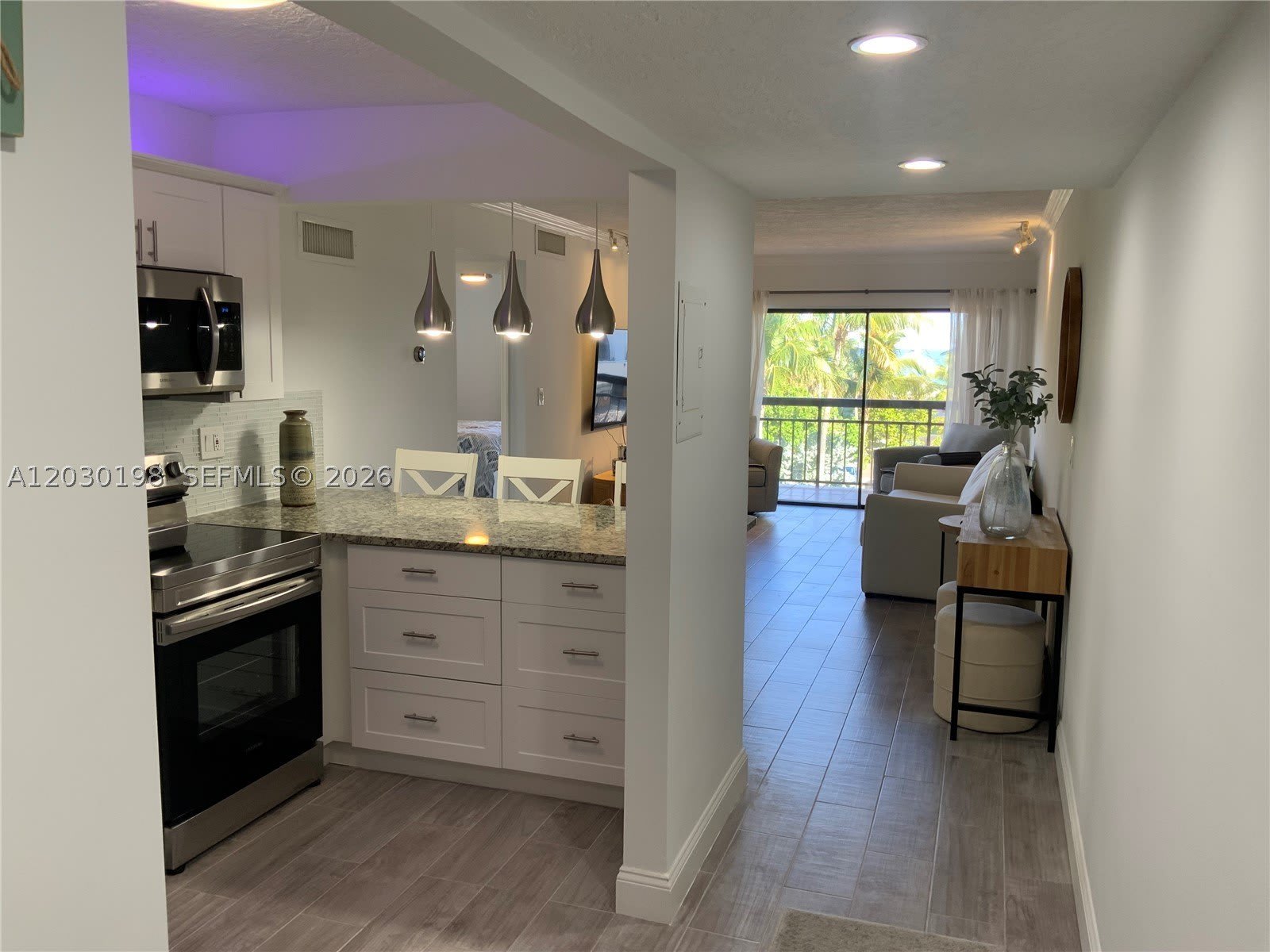 6444 Collins Ave – photo 2