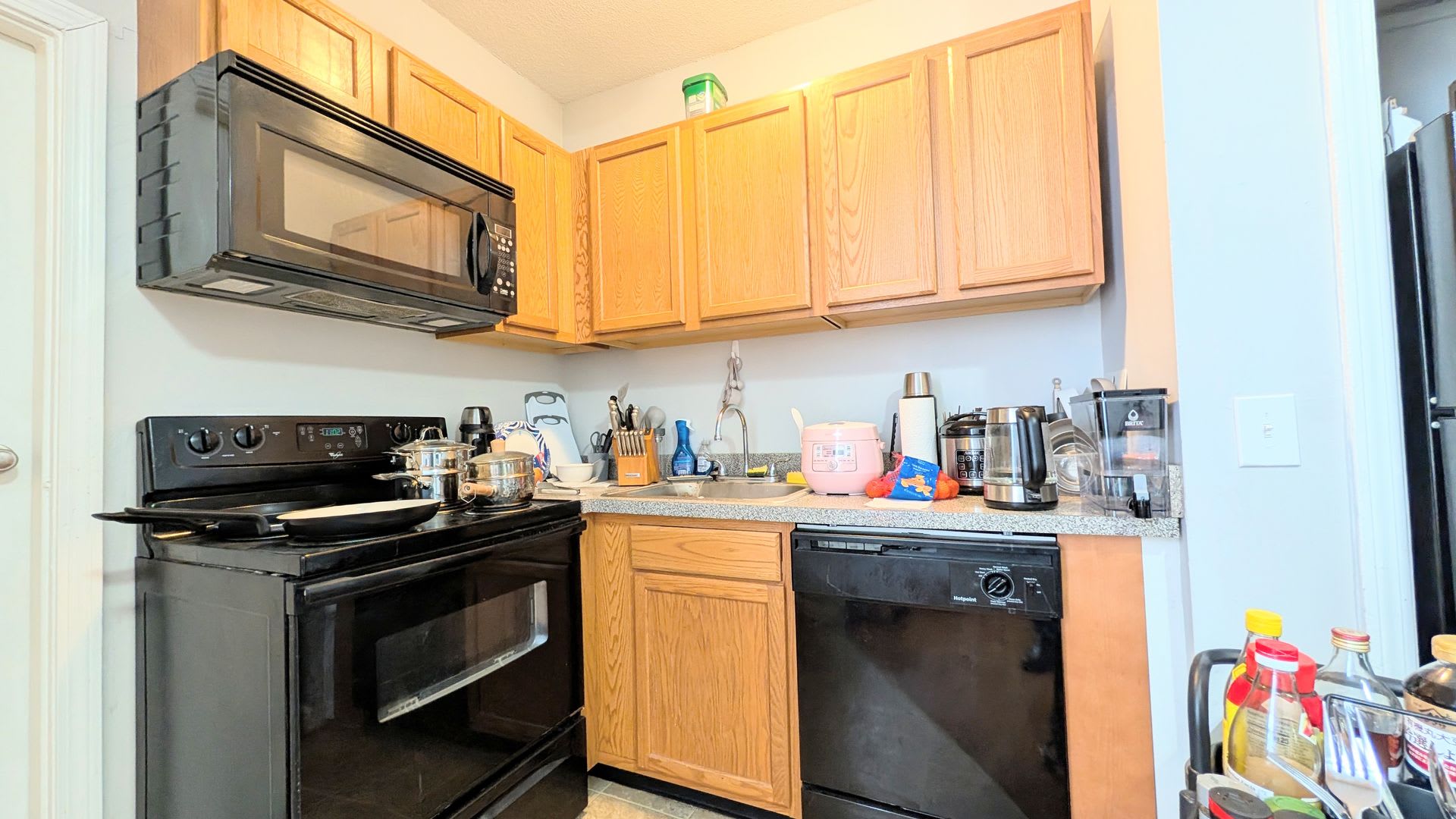 Modern Allston 2-bed, 1-bath Minutes from Packard's Corner – photo 5
