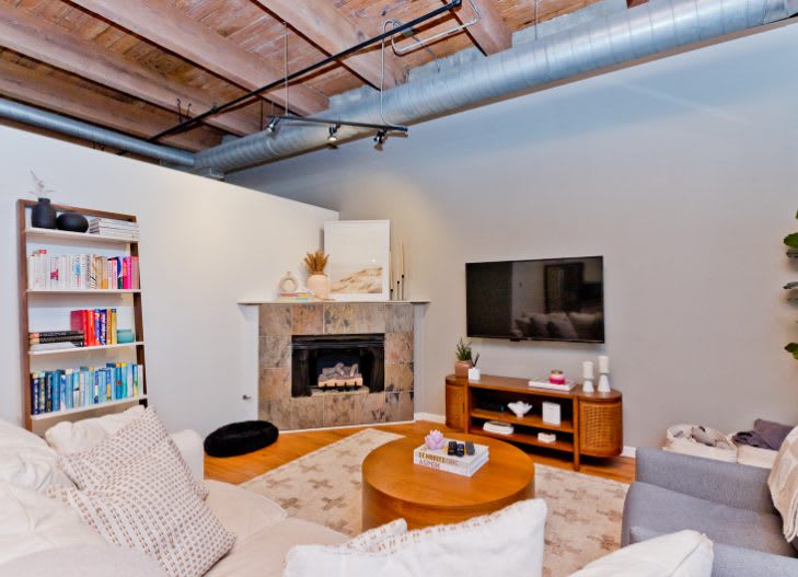 215 North Aberdeen – photo 2