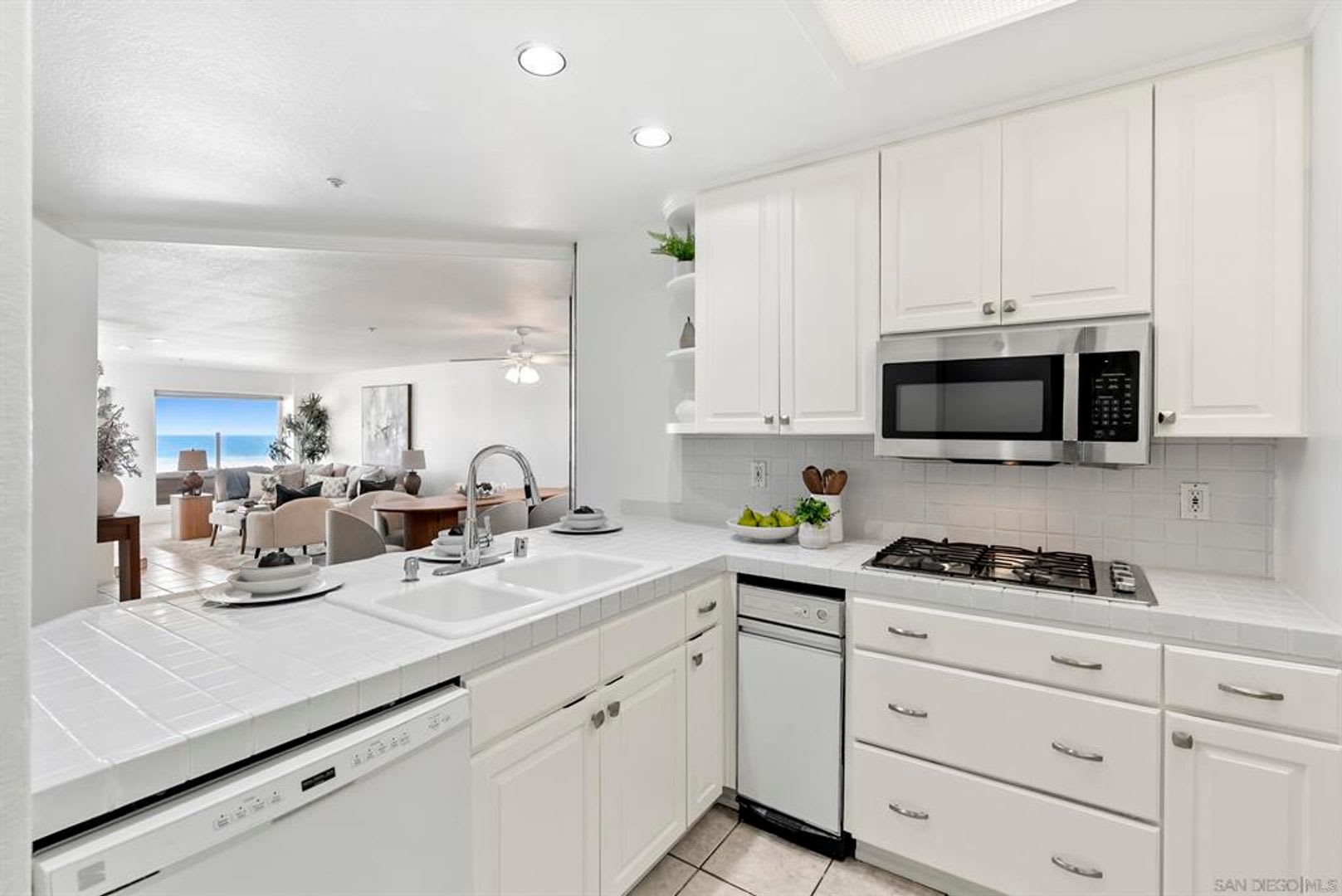 Beach Front Condo – photo 5