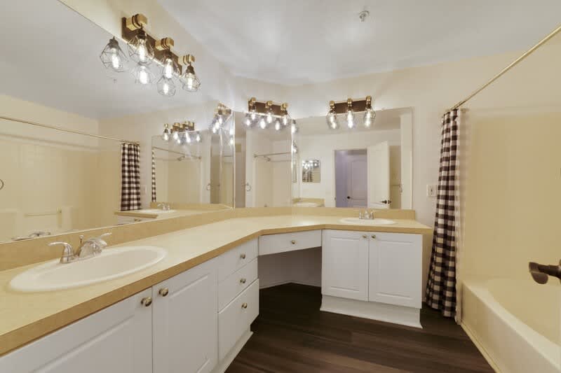 3391 S Kirkman Rd – photo 4