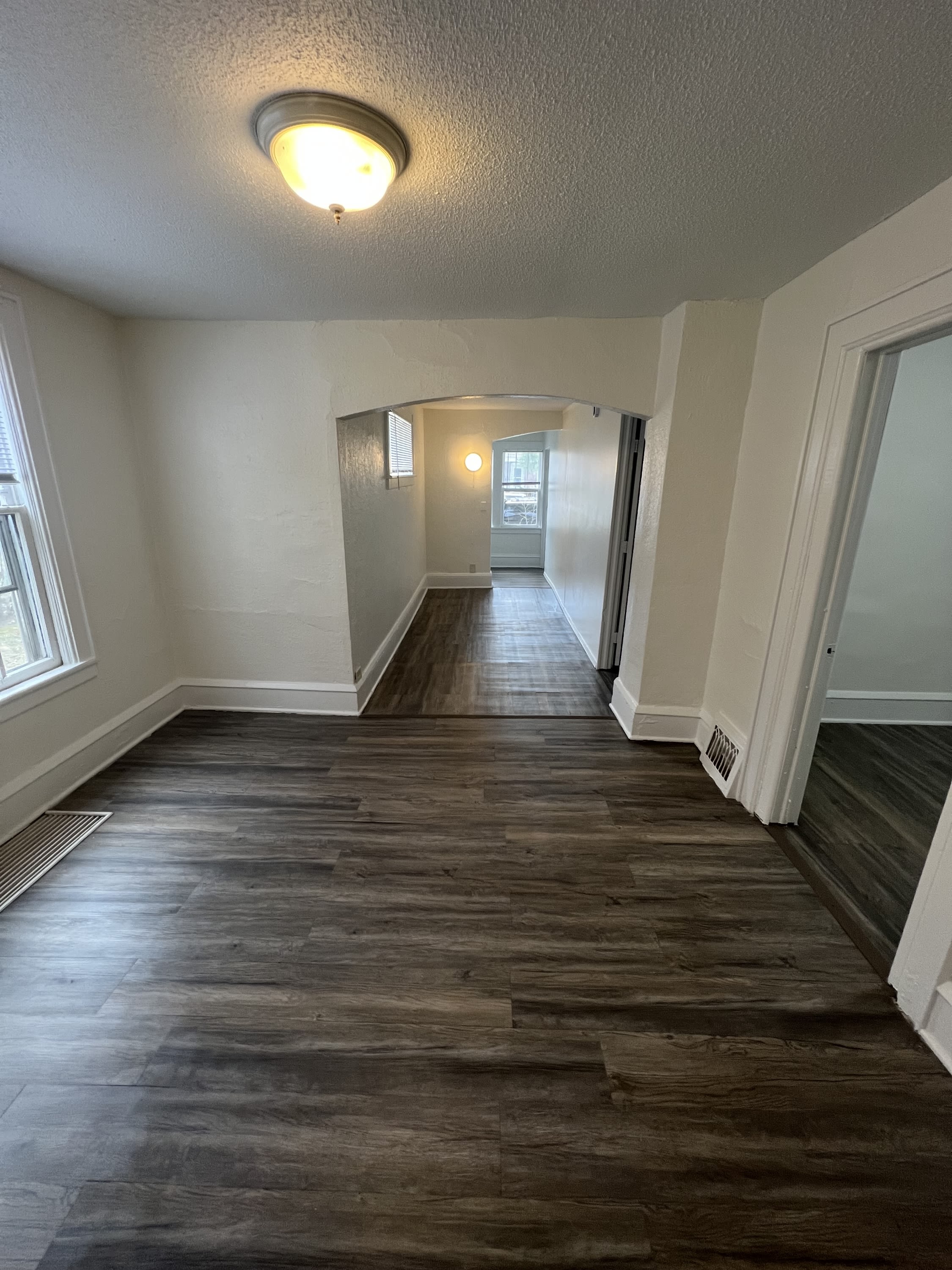 571 Charles Ave – photo 4