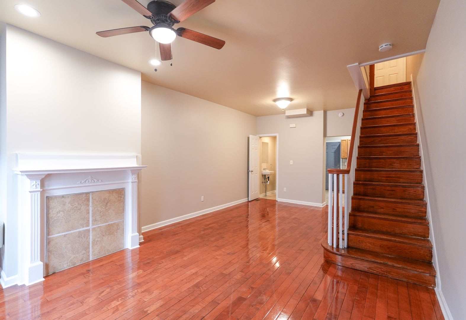 Newly renovated 3 bed 1.5 bath, central air – photo 3