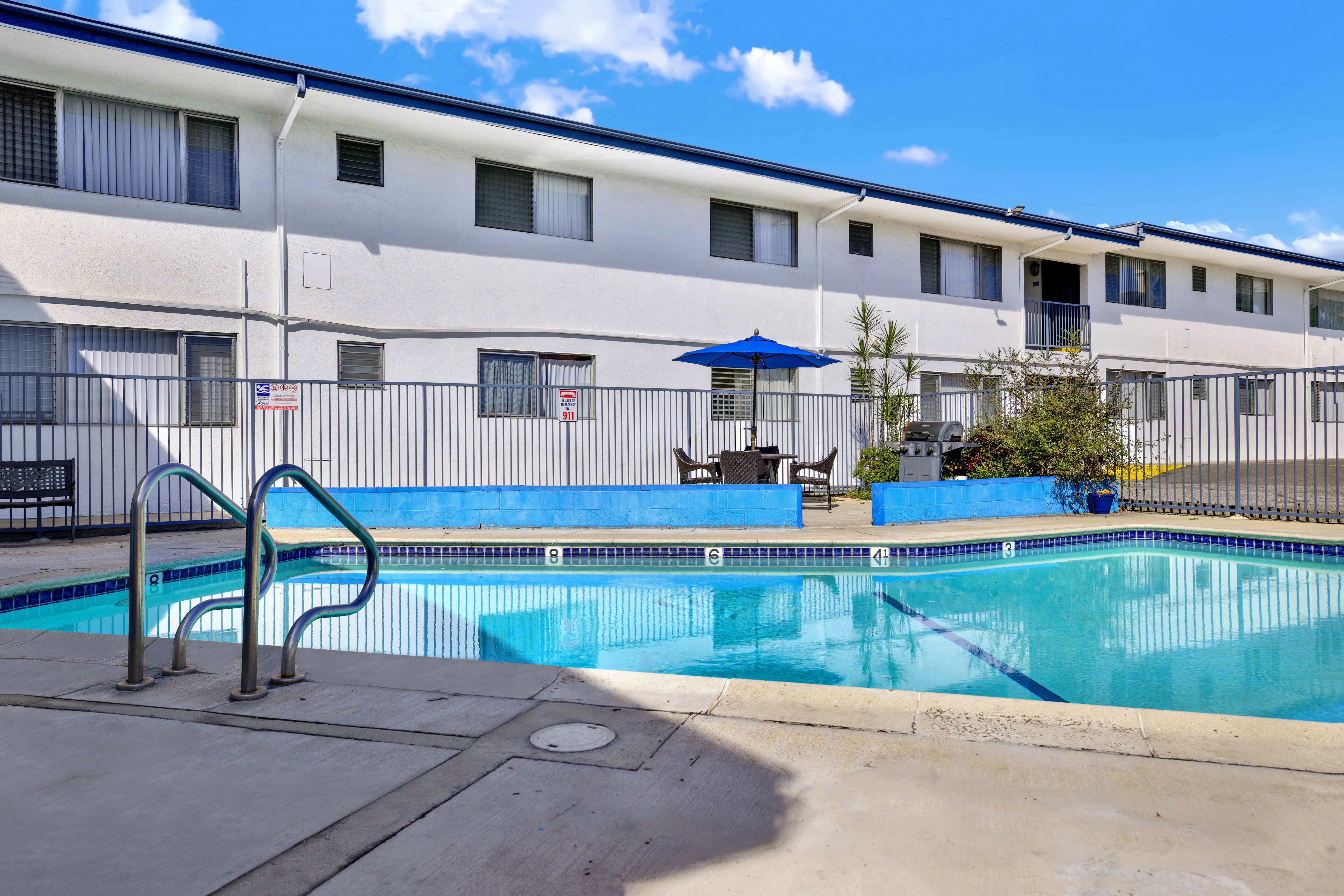Tustin Arms Apartment Homes – photo 4