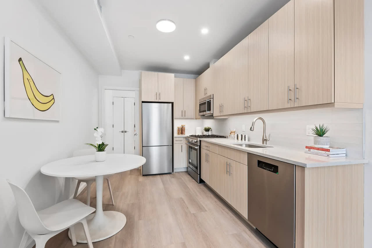 10 Lenox Rd Apt 21H – photo 2