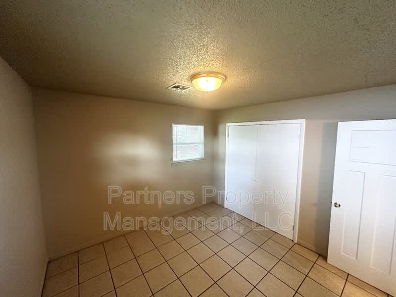 111 Pine Avenue – photo 5