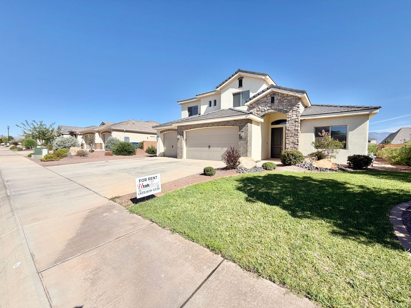 Incredible price!! Stunning 6 bedroom in Little Valley – photo 3