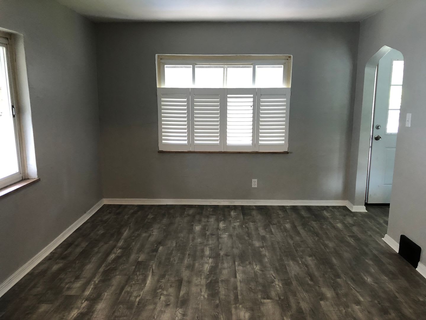 Greenfield 3 Bedroom Single Family House Garage Central Ac Yard – photo 2