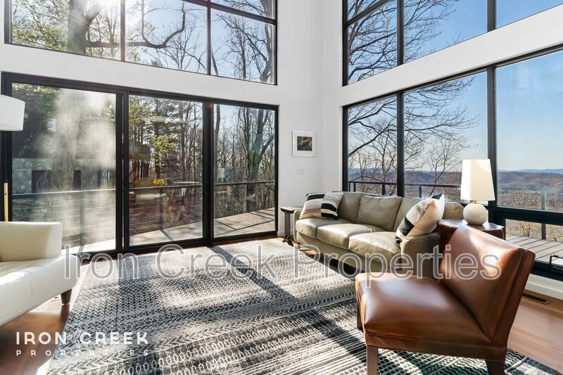 910 Rockhold Drive – photo 3
