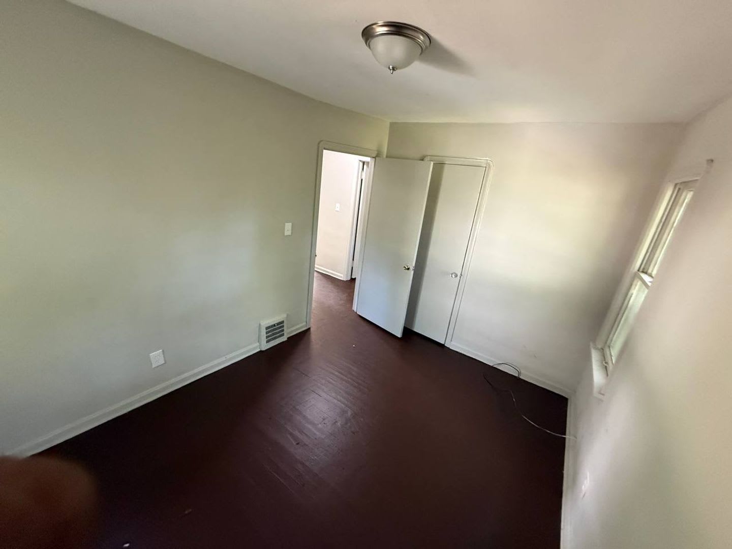 3-Bedroom Cozy Colonial House – photo 4