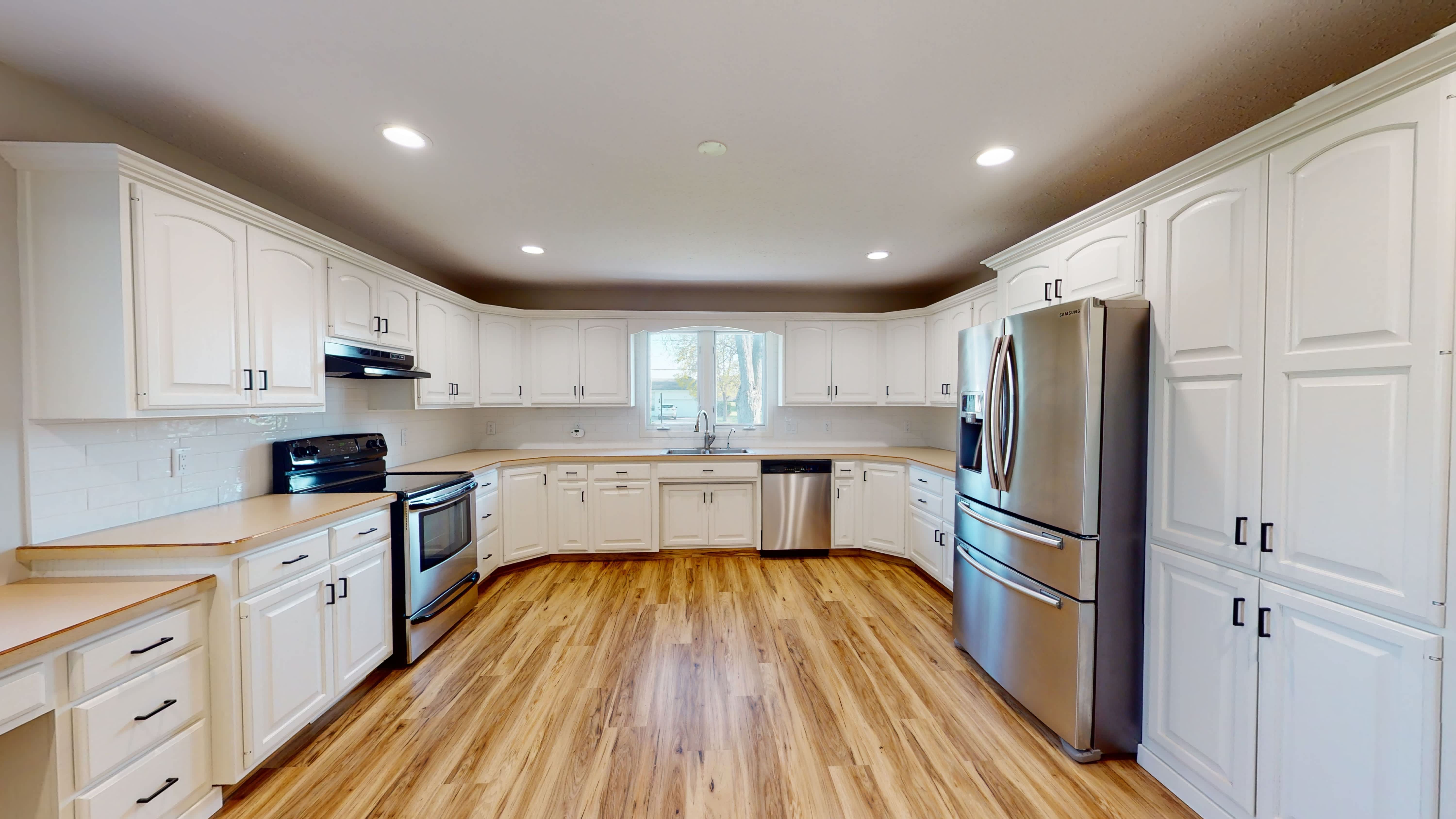 370 East Jefferson Street – photo 2